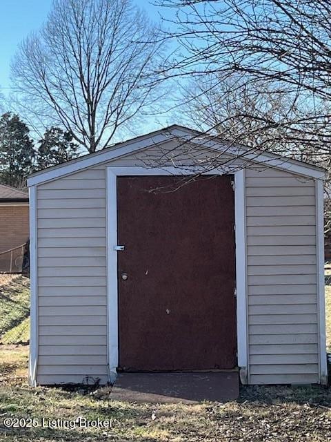 view of outbuilding