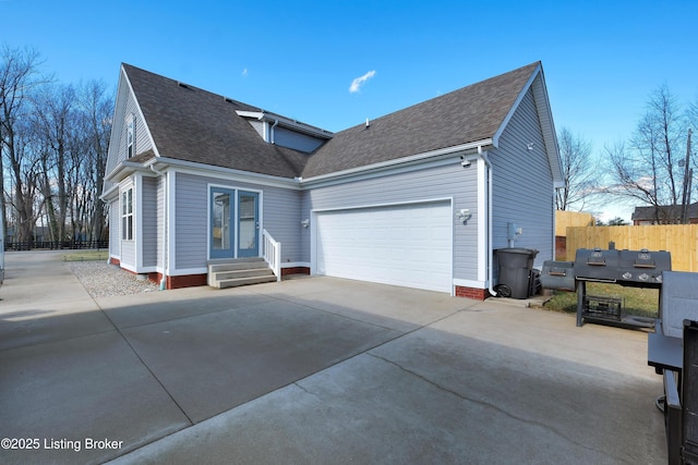 view of front facade featuring a garage