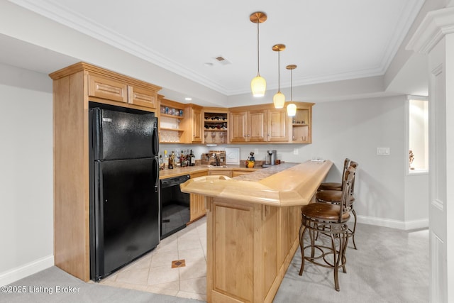 kitchen with black appliances, a peninsula, open shelves, and a kitchen breakfast bar