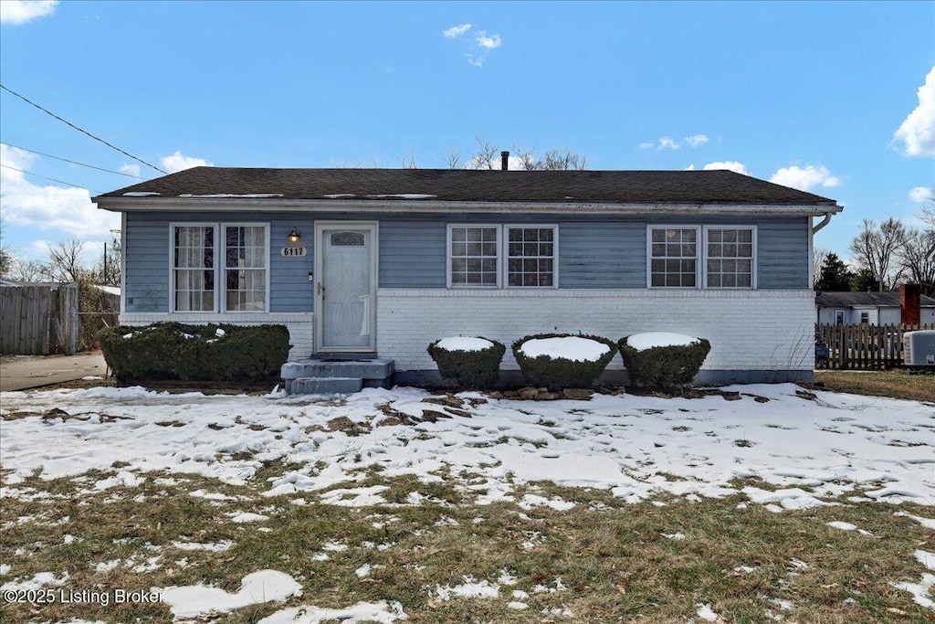 view of front of house