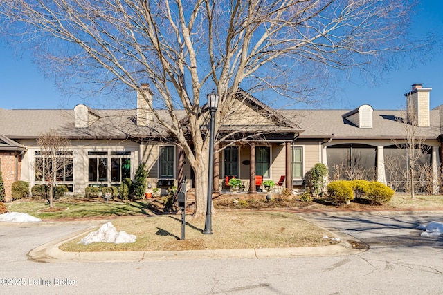 view of front of property