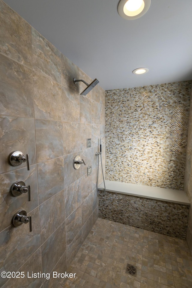 bathroom featuring tiled shower