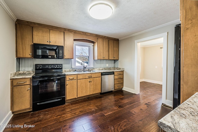 kitchen with sink, ornamental molding, black appliances, dark wood-type flooring, and a textured ceiling