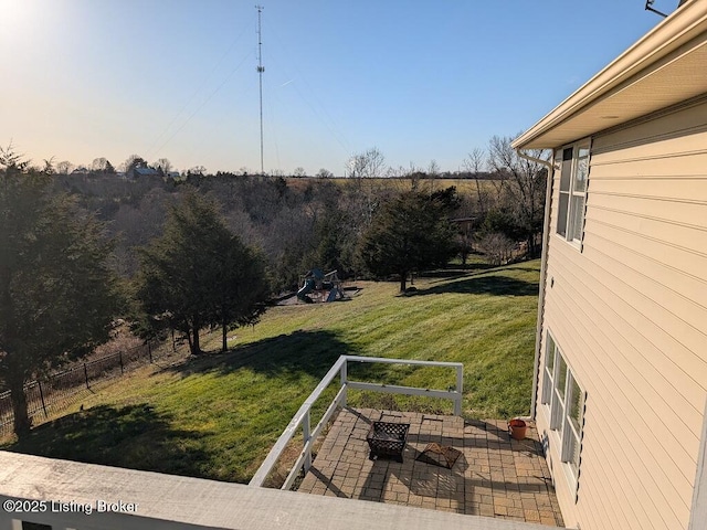 view of yard featuring a patio