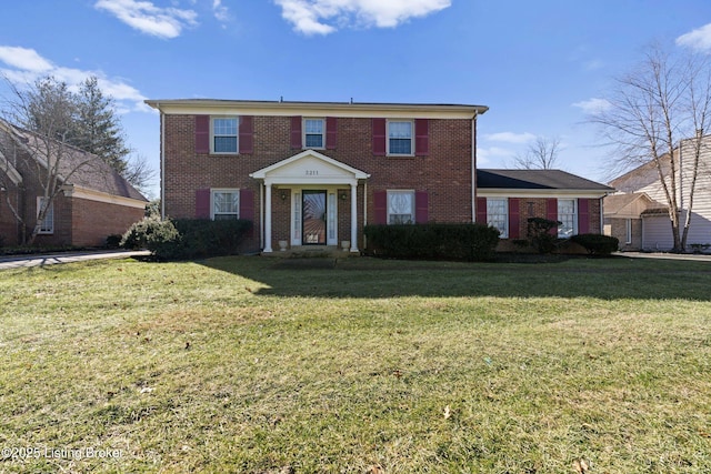 view of front of house featuring a front lawn