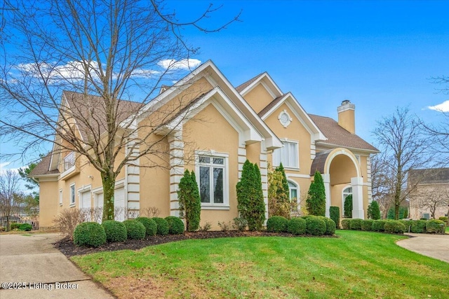 view of front of house with a front yard