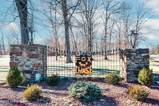 view of community / neighborhood sign