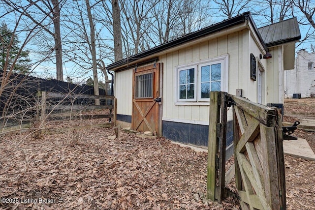 view of outbuilding