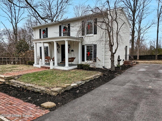 view of front of house featuring covered porch