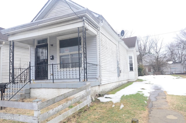 view of front of property with covered porch