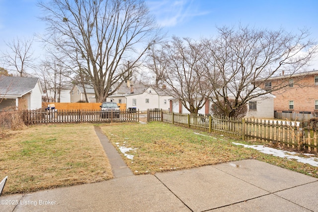 view of yard featuring a patio