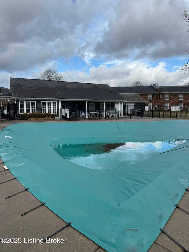 view of swimming pool