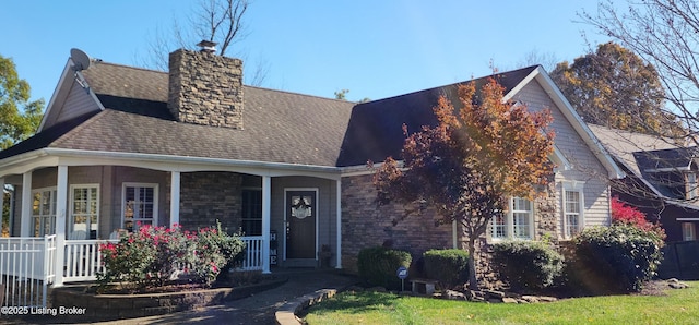 view of front facade with covered porch