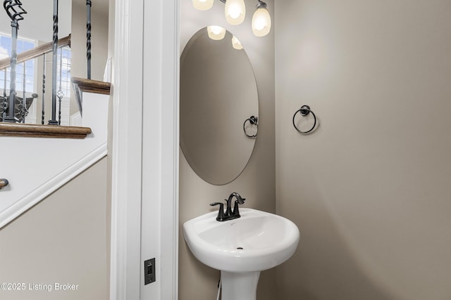 bathroom featuring sink