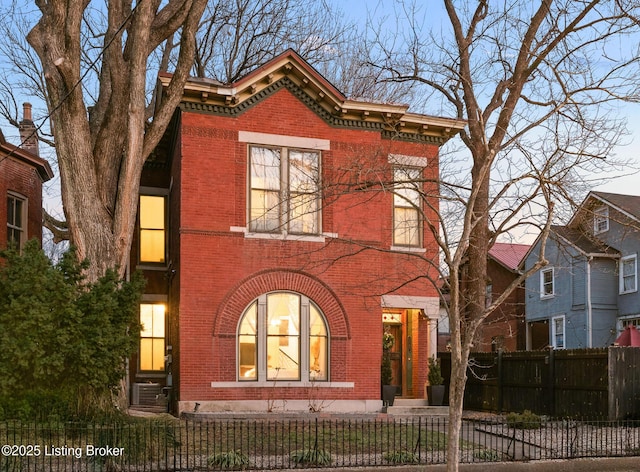 view of italianate-style house