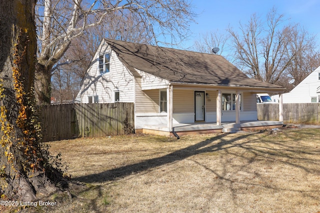 view of front of home featuring a porch and a front yard