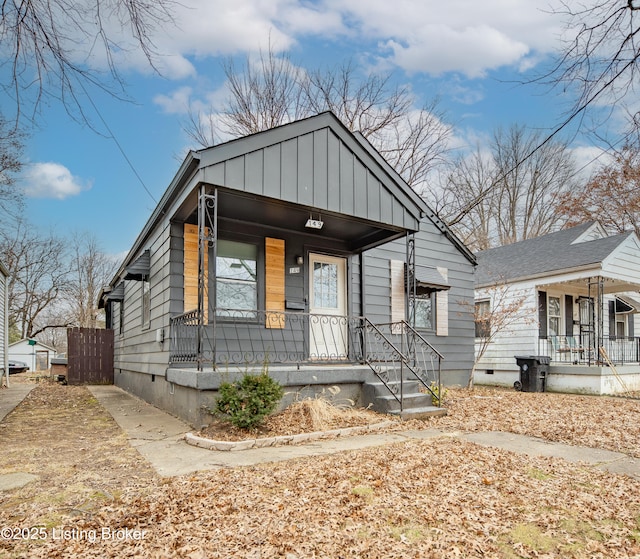 bungalow featuring covered porch