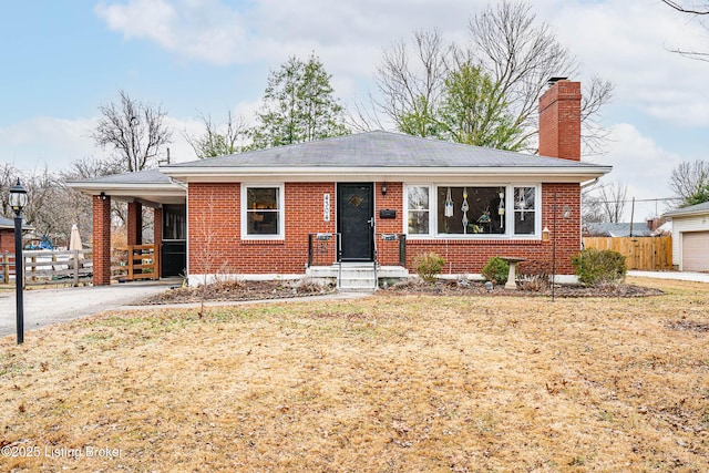 view of front of home with a front lawn