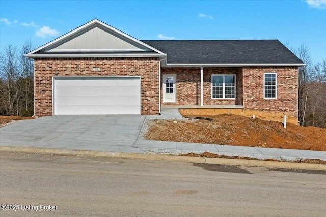 view of front facade featuring a garage