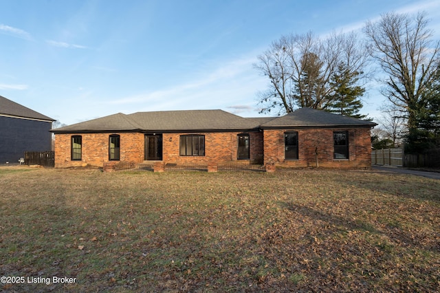 view of front facade with a front lawn