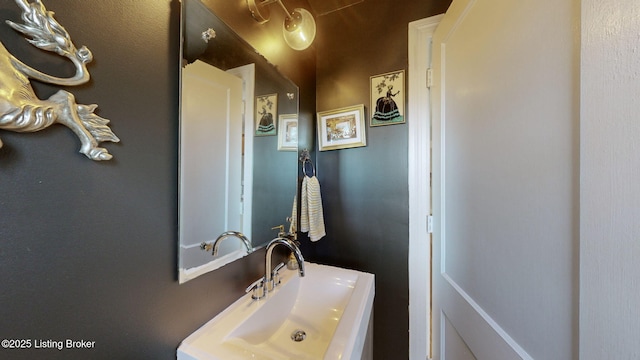 bathroom featuring sink