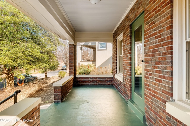 view of patio with ceiling fan and covered porch