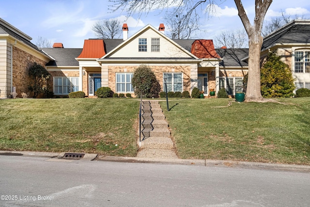 view of front of house featuring a front lawn