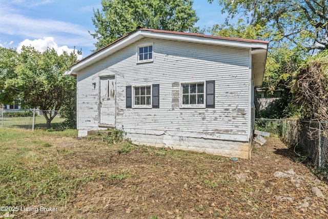 view of side of property