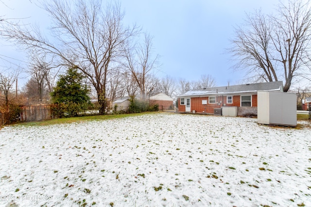 view of yard with central AC unit