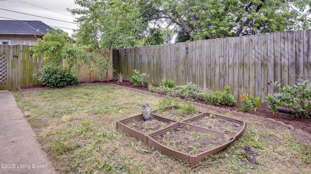 1014 E Oak St, Louisville, KY 40204 - view of yard with a vegetable garden