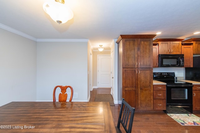 110 E Mandarin Ct, Elizabethtown, KY 42701 - kitchen with crown molding, dark wood-type flooring, and black appliances
