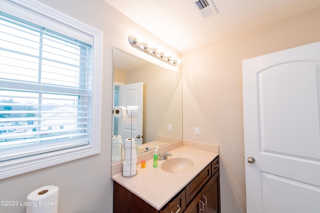 110 E Mandarin Ct, Elizabethtown, KY 42701 - bathroom featuring vanity