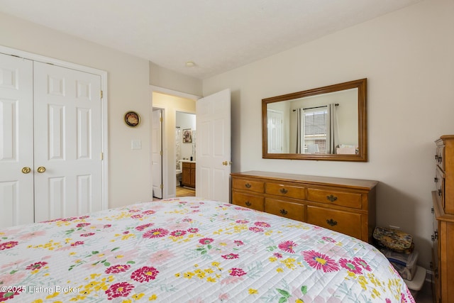 bedroom with a closet