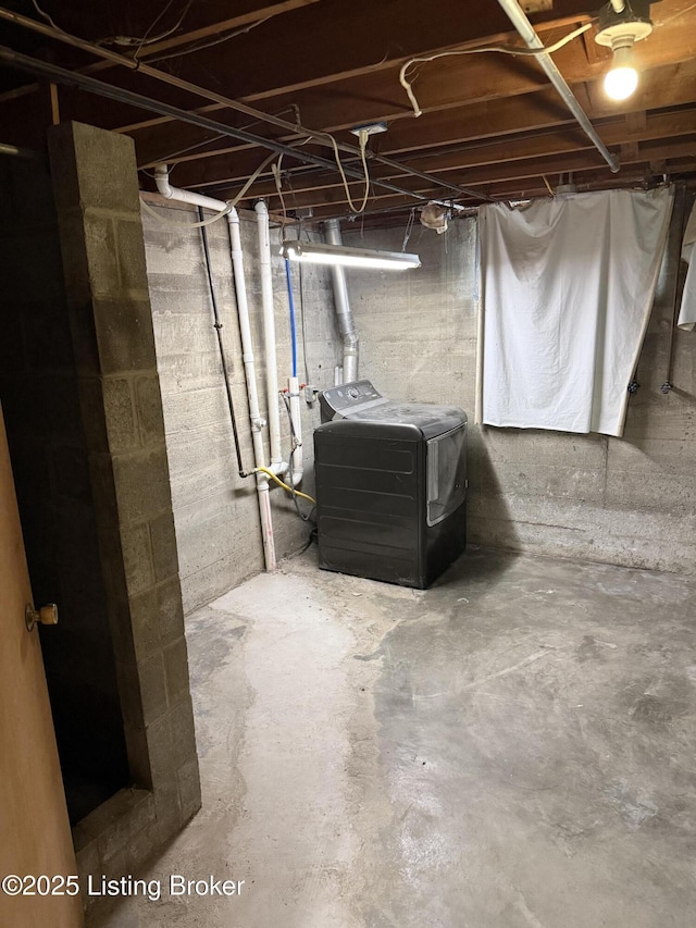 basement featuring washer / clothes dryer