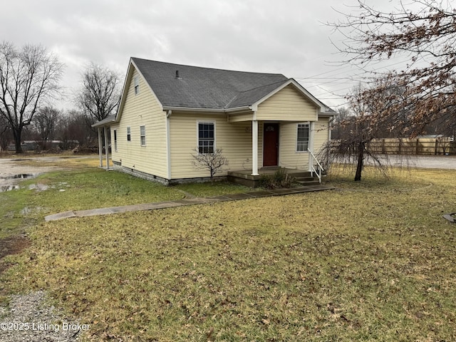 view of front of house featuring a front yard