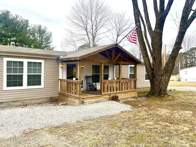 view of front of property featuring a porch