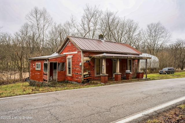 view of front of house with covered porch