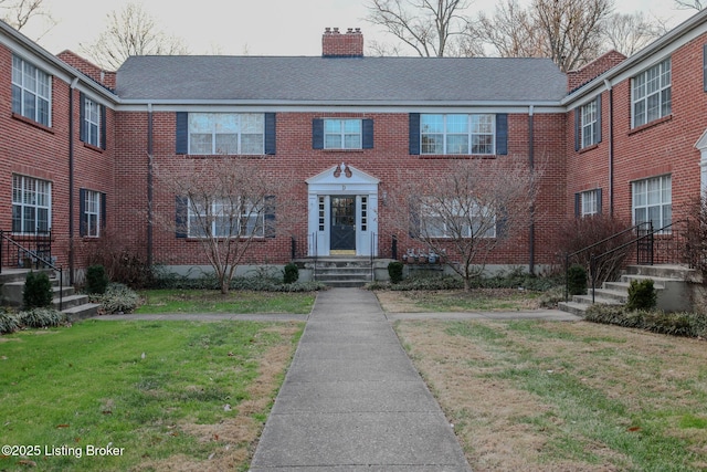 view of front of house featuring a front yard