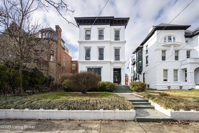 view of italianate-style house