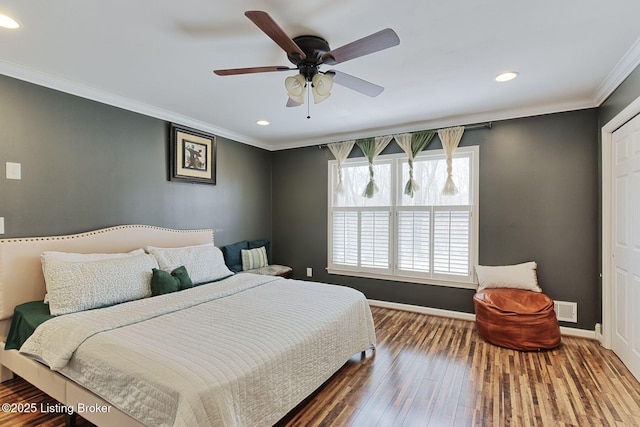 13200 Creekview Rd, Prospect, KY 40059 - bedroom with baseboards, recessed lighting, crown molding, visible vents, and wood finished floors