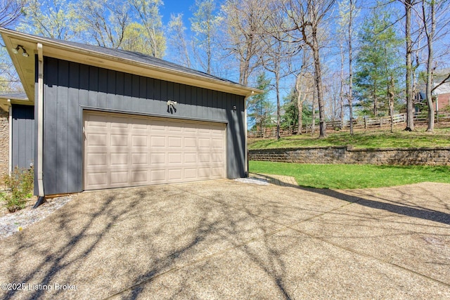 13200 Creekview Rd, Prospect, KY 40059 - garage featuring fence
