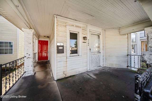 view of entrance to property