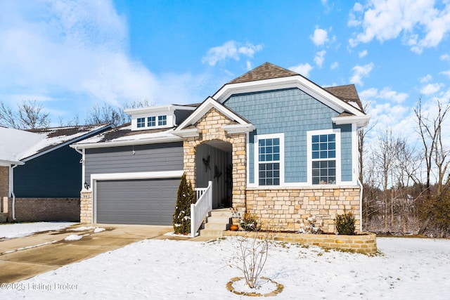 craftsman house featuring a garage