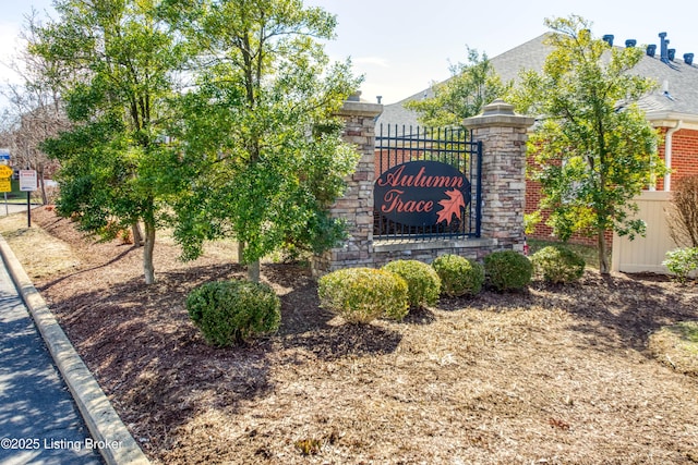 view of community / neighborhood sign