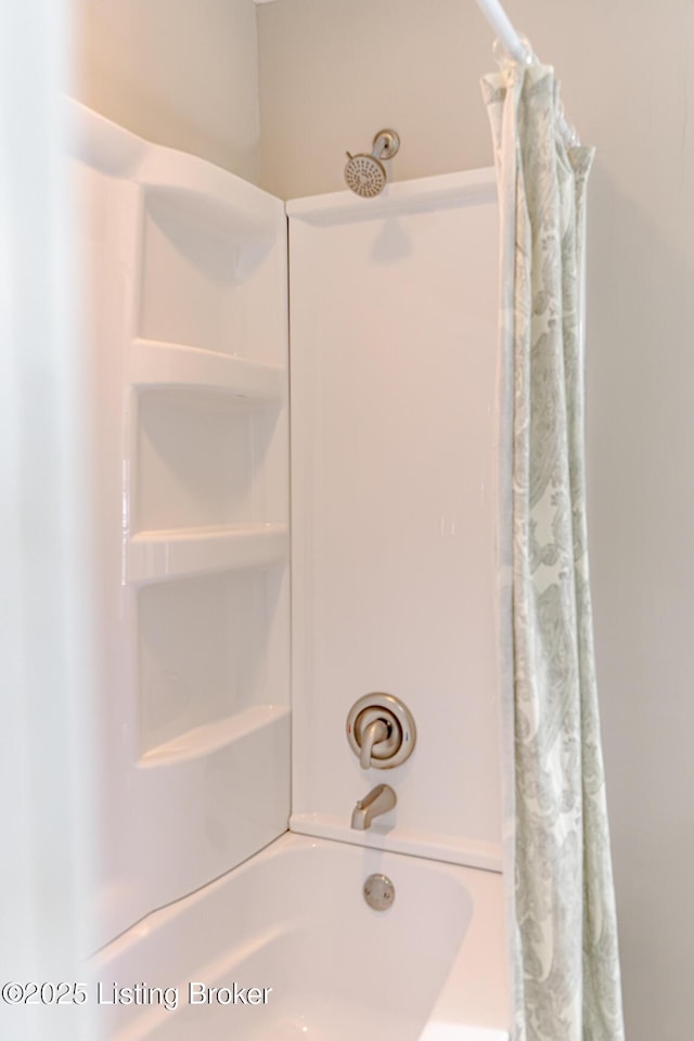 bathroom featuring shower / bath combo