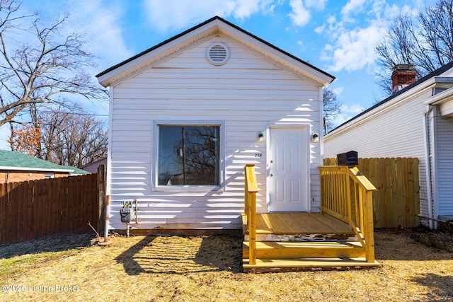 view of front of property with fence