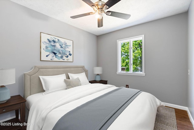 10207 El Coco Ct, Louisville, KY 40291 - bedroom with wood finished floors and a ceiling fan