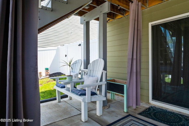 519 Williamsburg Dr, Mt Washington, KY 40047 - view of patio with fence