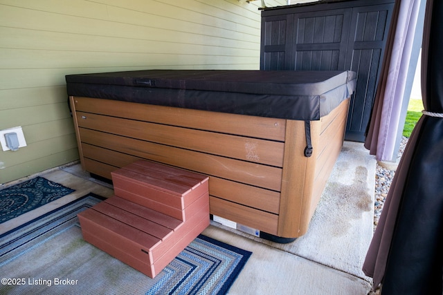 519 Williamsburg Dr, Mt Washington, KY 40047 - exterior space with a jacuzzi