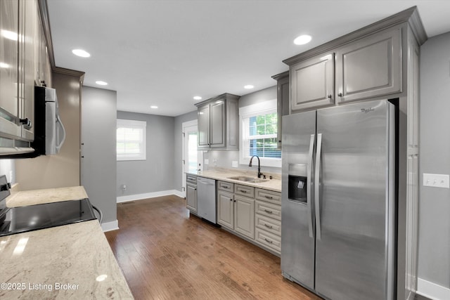 170 Moutardier Woods Way, Leitchfield, KY 42754 - kitchen with stainless steel appliances, a sink, gray cabinets, baseboards, and recessed lighting